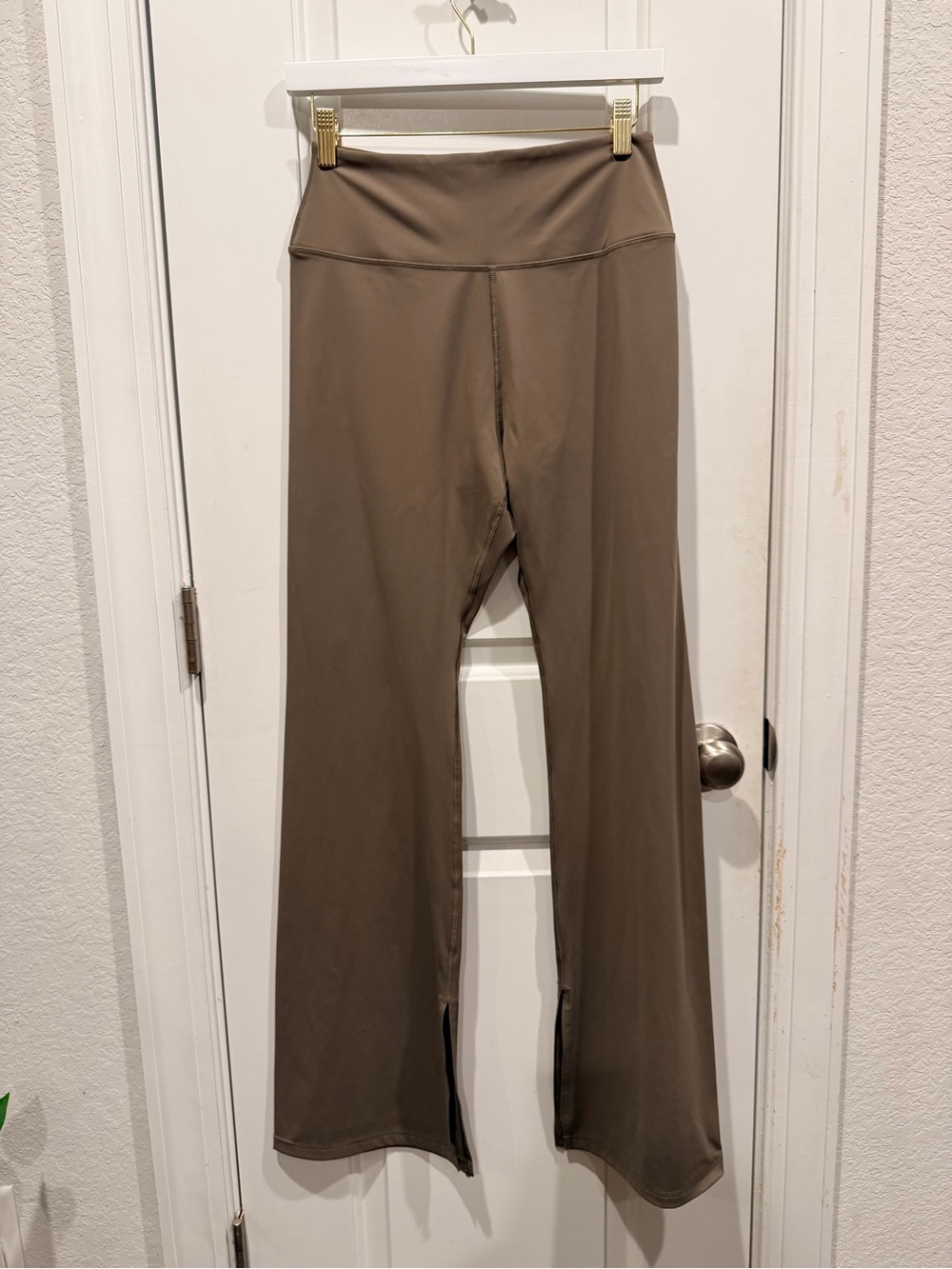 Spiritual Gangster High Rise Flare Yoga Pants Taupe Size L Split Hem - Picture 1 of 5